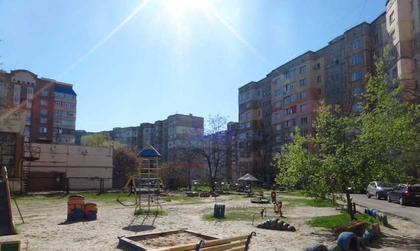 В Полтаве начинают ревизию детских площадок