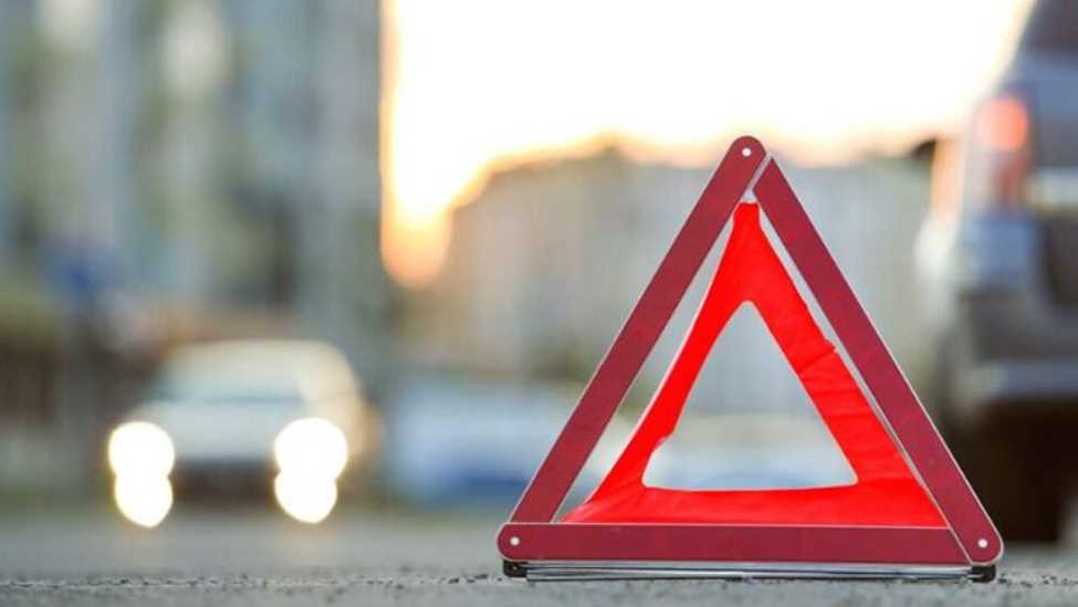 В Миргороде водитель Mercedes наехал на пешеходов: пострадали подросток и женщина