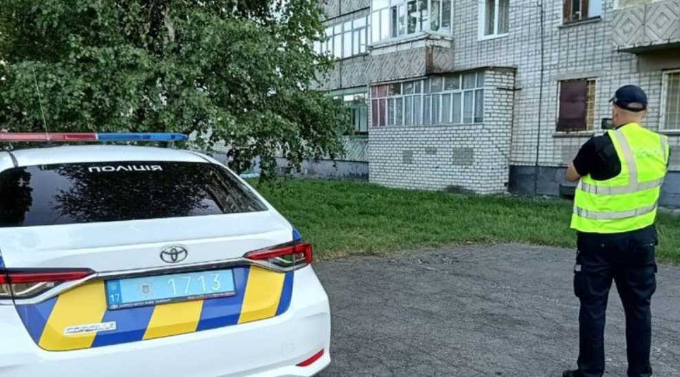 В Кременчуге женщина погибла после падения из окна