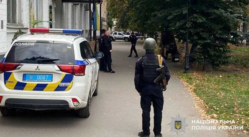 На Миргородщині місцевий житель виявив гранату під час прогулянки