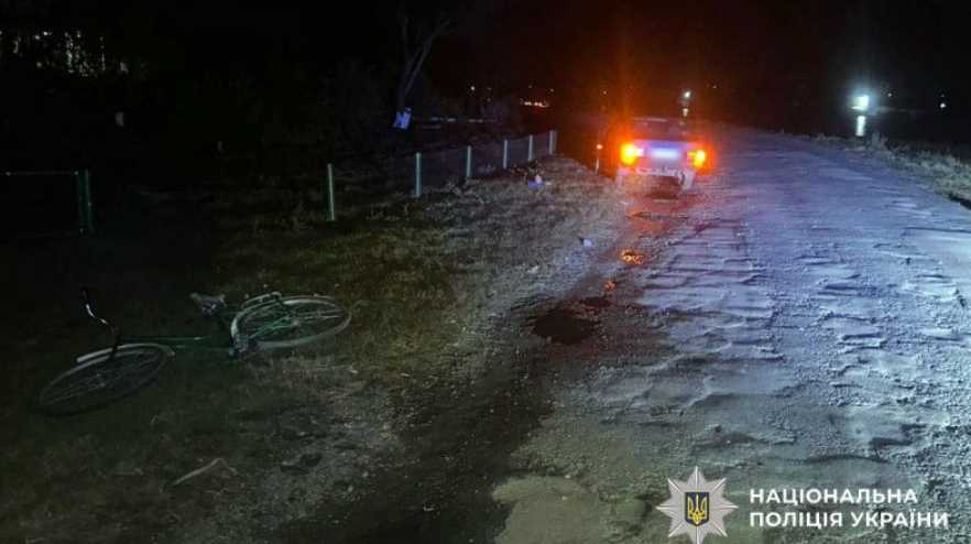 В Полтавском районе автомобиль сбил велосипедистку