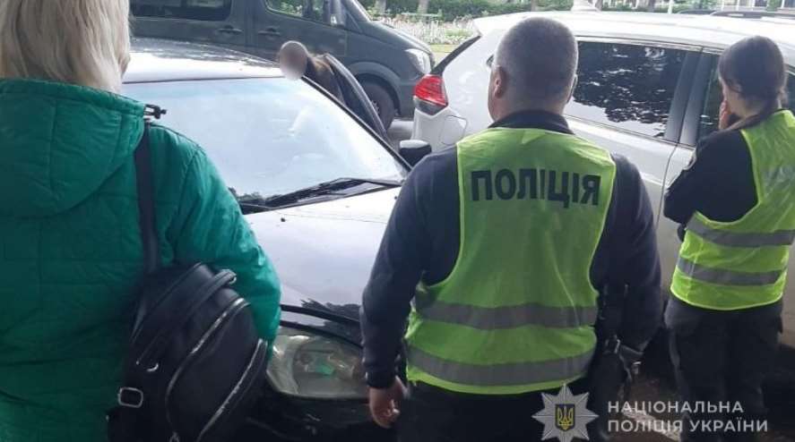 Поліція викрила полтавку, яка видавала себе за співробітницю СБУ та виманювала гроші за «державну програму»