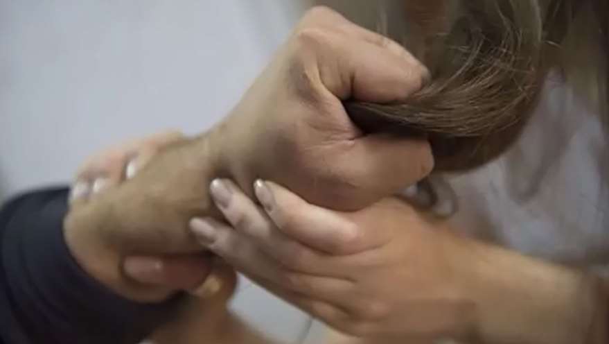 В Полтаве будут судить мужчину, который избил жену, а затем объяснял врачам, что это сделали неизвестные в подъезде