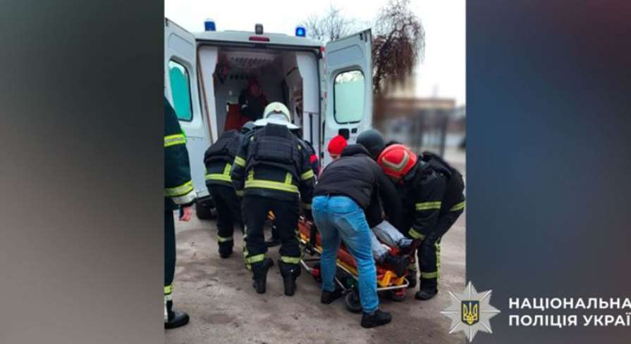 В Полтаве полицейские спасли женщину после ранения осколками БПЛА