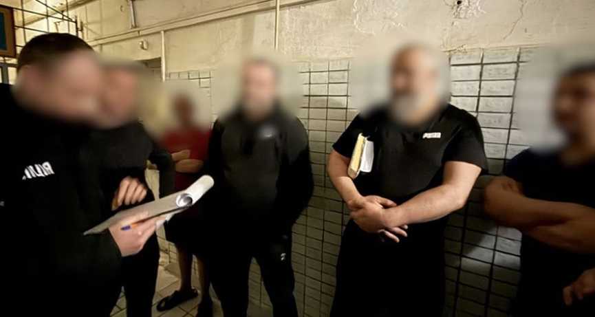 В Полтавской области раскрыта группировка, наладившая наркотрафик в исправительное учреждение