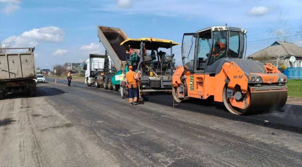 На Полтавщині тривають ремонти доріг державного та місцевого значення