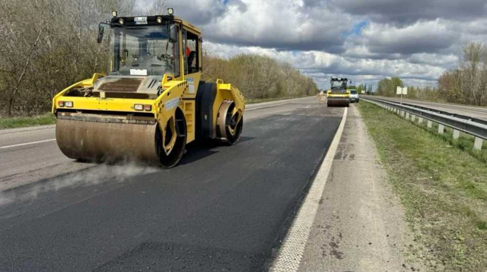 На Полтавщині тривають масштабні дорожні роботи – за тиждень відновлено більше 1 тисячі квадратних метрів