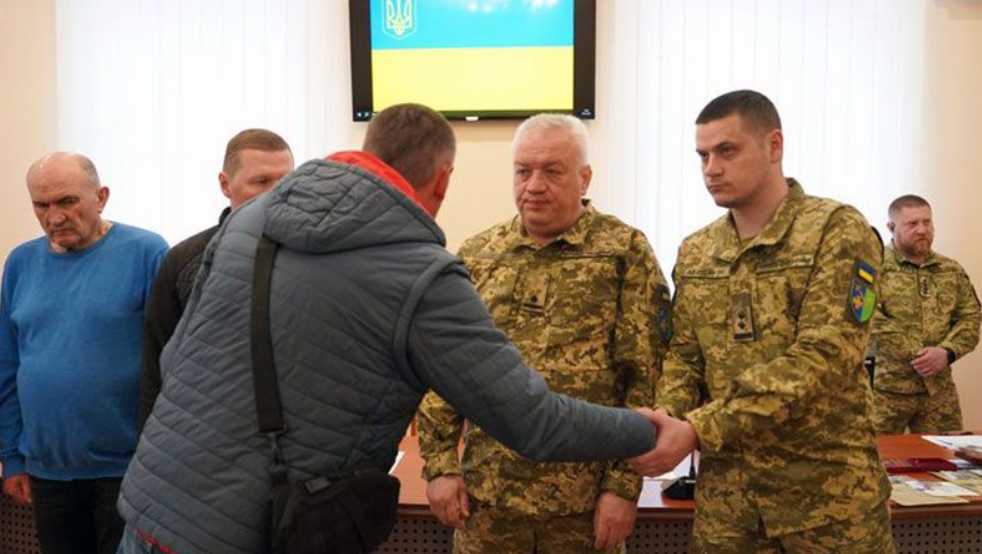 В Полтаве защитникам Украины вручили государственные награды