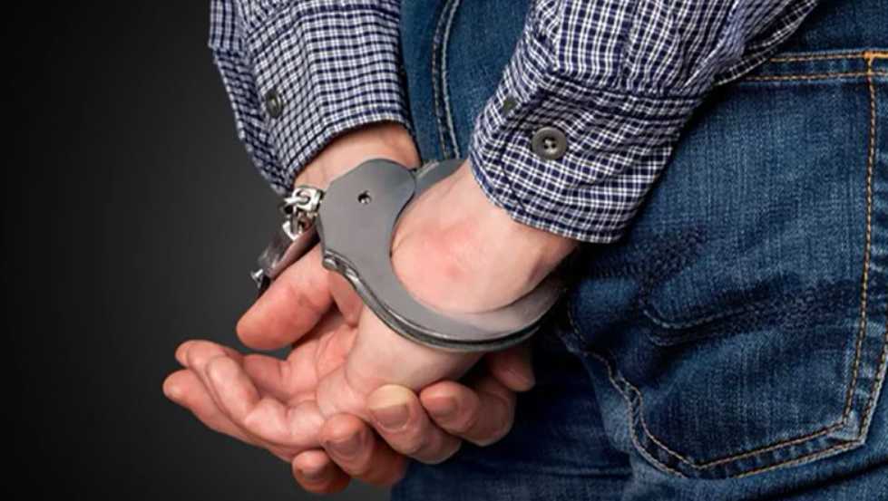 В Кременчуге мужчину подозревают в попытке поджога автомобиля