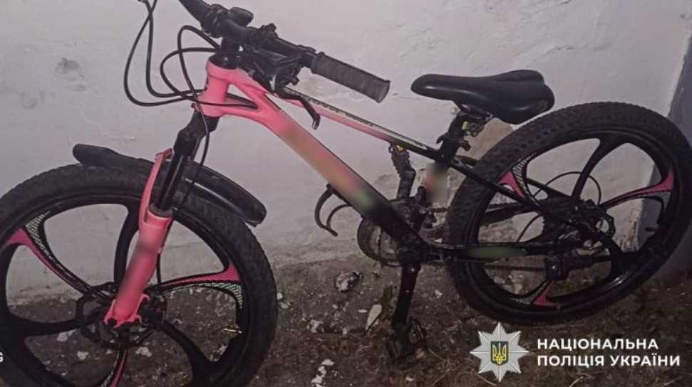 У Миргородському районі мотоцикліст зіткнувся з 7-річною велосипедисткою