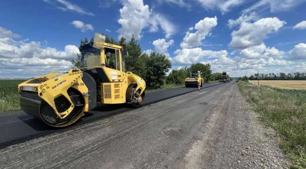 Ремонт доріг на Полтавщині: у громадах області цього року оновили понад 32 тисячі квадратних метрів покриття