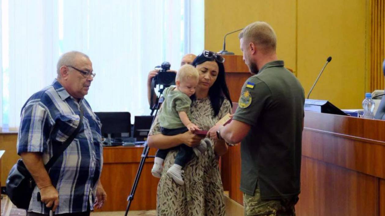 У Горішніх Плавнях родинам чотирьох полеглих захисників вручили посмертні державні нагороди