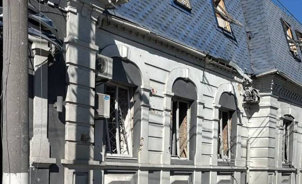 Враг нанёс ракетный удар по Кременчугскому району: повреждено предприятие, ранены два человека