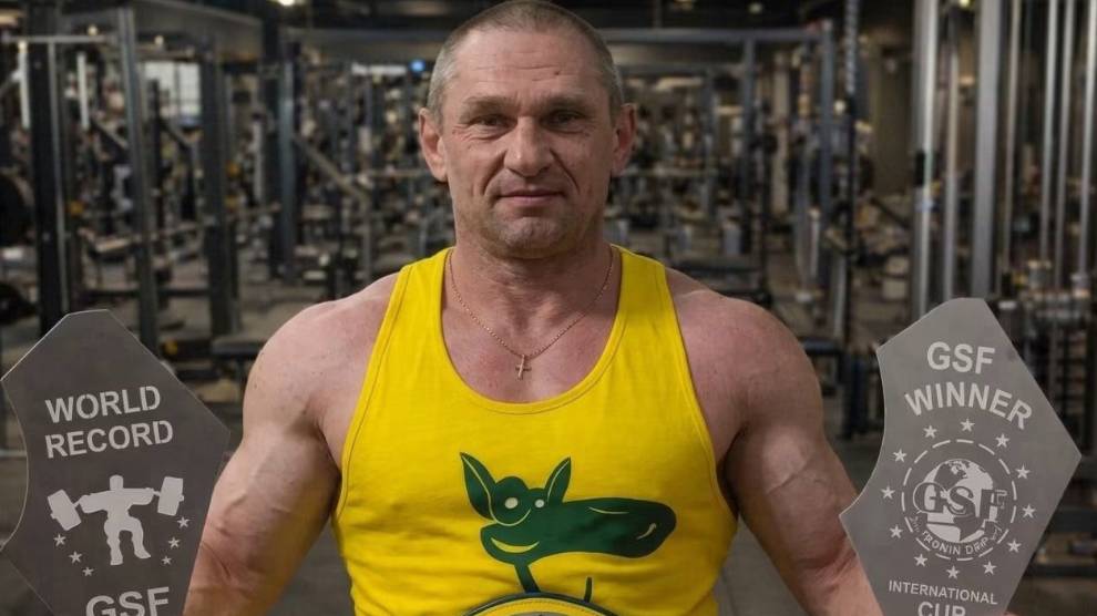 Полтавець Олександр Сохань встановив світовий рекорд у віджиманні на брусах із додатковою вагою