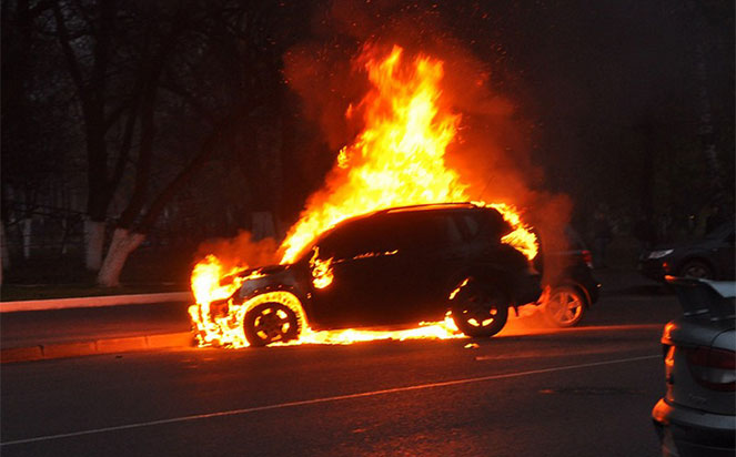 В Пирятине спасатели ликвидировали пожар в автомобиле