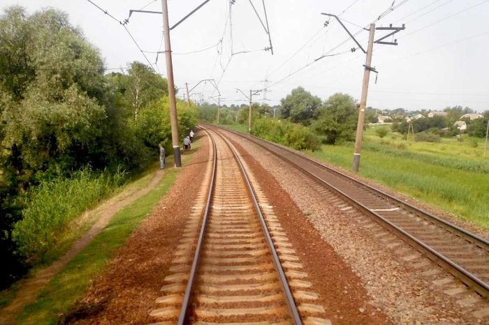 В Лубенском районе поезд смертельно травмировал мужчину